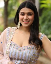 Actress Mannara Chopra at Tiragabadara Saami Movie Success Press Meet Pictures 22