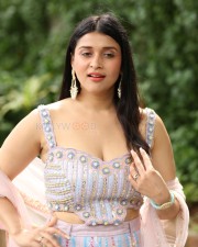 Actress Mannara Chopra at Tiragabadara Saami Movie Success Press Meet Pictures 41