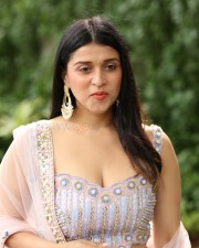 Actress Mannara Chopra at Tiragabadara Saami Movie Success Press Meet Pictures 43