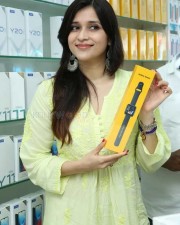 Bollywood Actress Mannara Chopra Inaugurated 55Th Cellbay Multi Brand Mobile Store At Beeramguda Photos 01