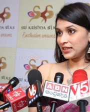 Mannara Chopra Launches Sri Krishna Silks Wedding Collections Photos 06