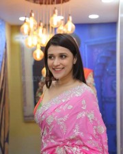 Mannara Chopra Launches Sri Krishna Silks Wedding Collections Photos 27