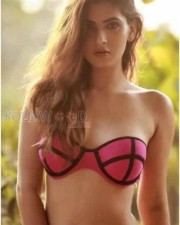 Ragini Mms Returns Heroine Karishma Sharma Sexy Photos 11