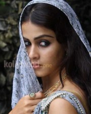 Sexy Genelia In Urumi Stills 02