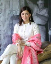 Telugu Actress Mannara Chopra New Pics 10