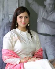 Telugu Actress Mannara Chopra New Pics 17