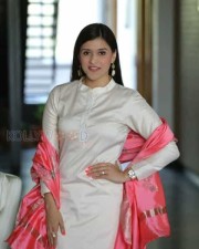 Telugu Actress Mannara Chopra New Pics 22