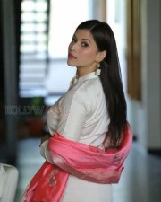 Telugu Actress Mannara Chopra New Pics 23