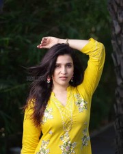 Telugu Actress Mannara Chopra Photoshoot Pics 06