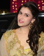 Telugu Heroine Mannara Chopra Photos 04