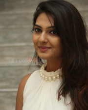 Actress Neha Deshpande Photos 28