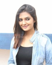 Actress Neha Deshpande Stills 20