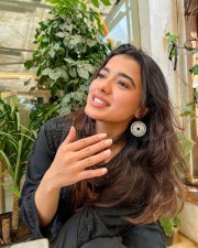 Dreamy Beauty Ketika Sharma Cafe Photos 03