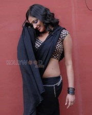 Haripriya Hot Saree Photos 13