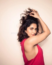 Hot Ruhani Sharma Topless Sideboob Photos 02