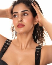 Sexy and Wet Sakshi Malik Glam Photos 06