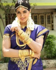 Aayirathil Iruvar Heroine Samuthrika Photos 04