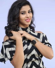 Cute Telugu Actress Pavani Pictures 27