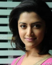 Mamta Mohandas In Pink Dress Pictures 07