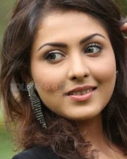 Sexy Madhu Shalini Photos 29