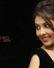 Tolly Actress Madhu Shalini Sexy Pictures 49