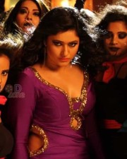 Aranmanai 2 Heroine Poonam Bajwa Sexy Photos 45