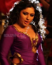 Aranmanai 2 Heroine Poonam Bajwa Sexy Photos 70