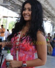 Hot And Sexy Poonam Bajwa Pics 16