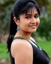 Manthrikan Heroine Poonam Bajwa Cute Stills 02