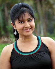 Manthrikan Heroine Poonam Bajwa Cute Stills 03