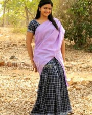 Manthrikan Heroine Poonam Bajwa Cute Stills 12