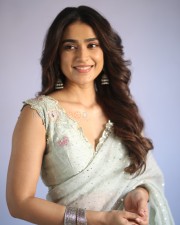 Actress Aakanksha Singh at Shashtipoorthi Movie Glimpse Launch Photos 34