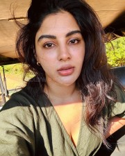 Actress Samyuktha Menon Wildlife Safari Selfie Photos 02