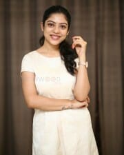 Actress Varsha Bollamma at Swathi Muthyam Movie Interview Photos 16