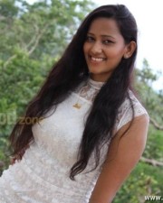 Sexy Actress Sanjana Singh Photos 01