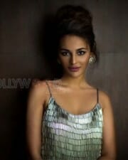 Sexy Seerat Kapoor Pictures 06