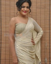 Tamil Actress Vishakha Singh Pictures 25