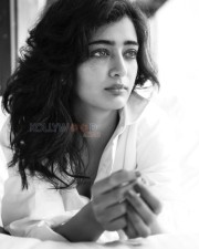 Vivegam Heroine Akshara Haasan Pictures 05