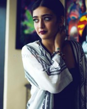 Vivegam Heroine Akshara Haasan Pictures 11