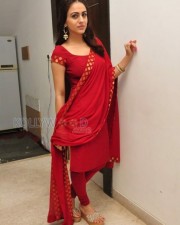 Beautiful Actress Aksha Pictures 01