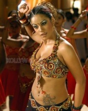 Glamour Actress Mumaith Khan Pictures 05