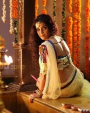 Koottam Movie Heroine Piaa Bajpai Hot Photos 18