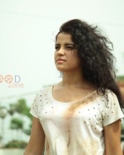 Nerungi Vaa Muthamidathe Heroine Piaa Bajpai Photos 05