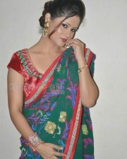 Actress Shilpa Chakravarthy Beautiful Saree Photos 24