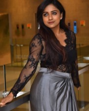 Actress Vithika Sheru at Nindha Pre Release Event Photos 15