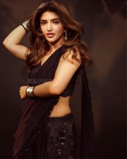 Stunning Beauty Sreeleela in a Black Saree with Sleeveless Blouse Photos 03