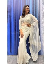 Actress Divyanka Tripathi in a White Silk Saree Photos 01