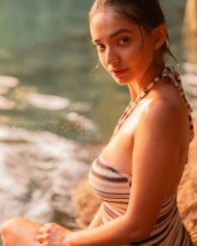 Bold and Hot Anushka Sen in a Stylish Swimsuit Pictures 01