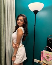 Cute Anushka Sen in a White Top and Mini Skirt Pictures 04