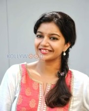 Love Pannuga Life Nallarukkum Heroine Swathi Pictures 12